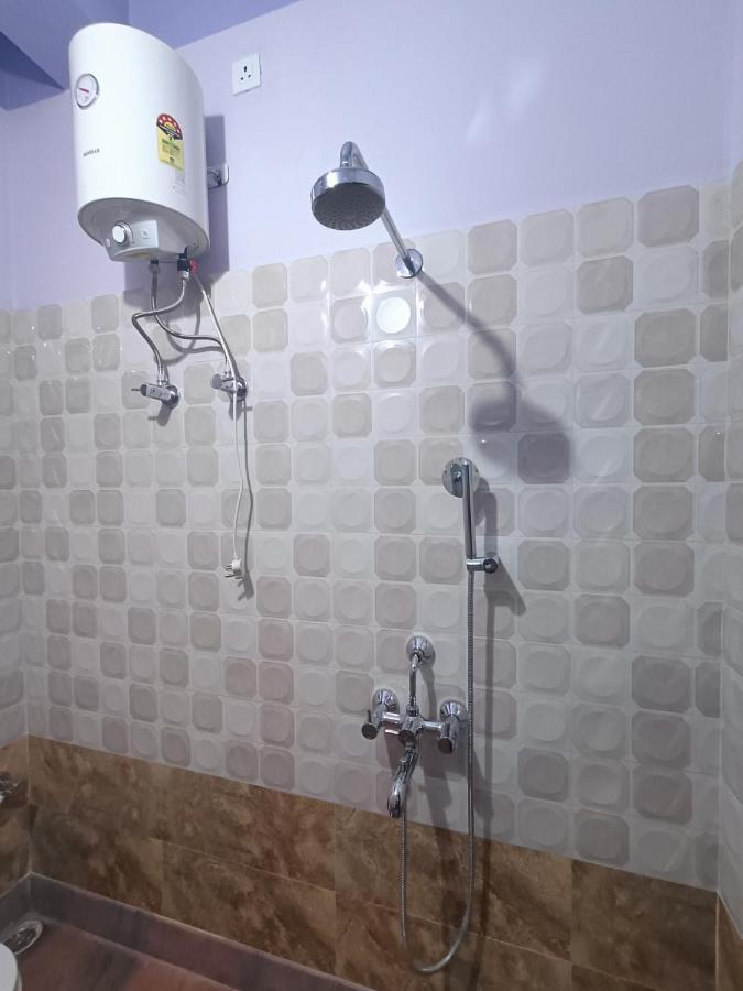 Ujjayanta Homestay Агартала Экстерьер фото