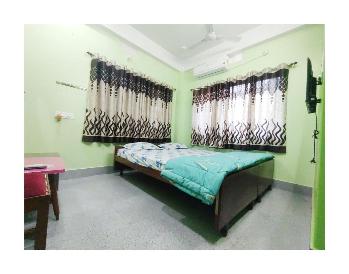 Ujjayanta Homestay Агартала Экстерьер фото