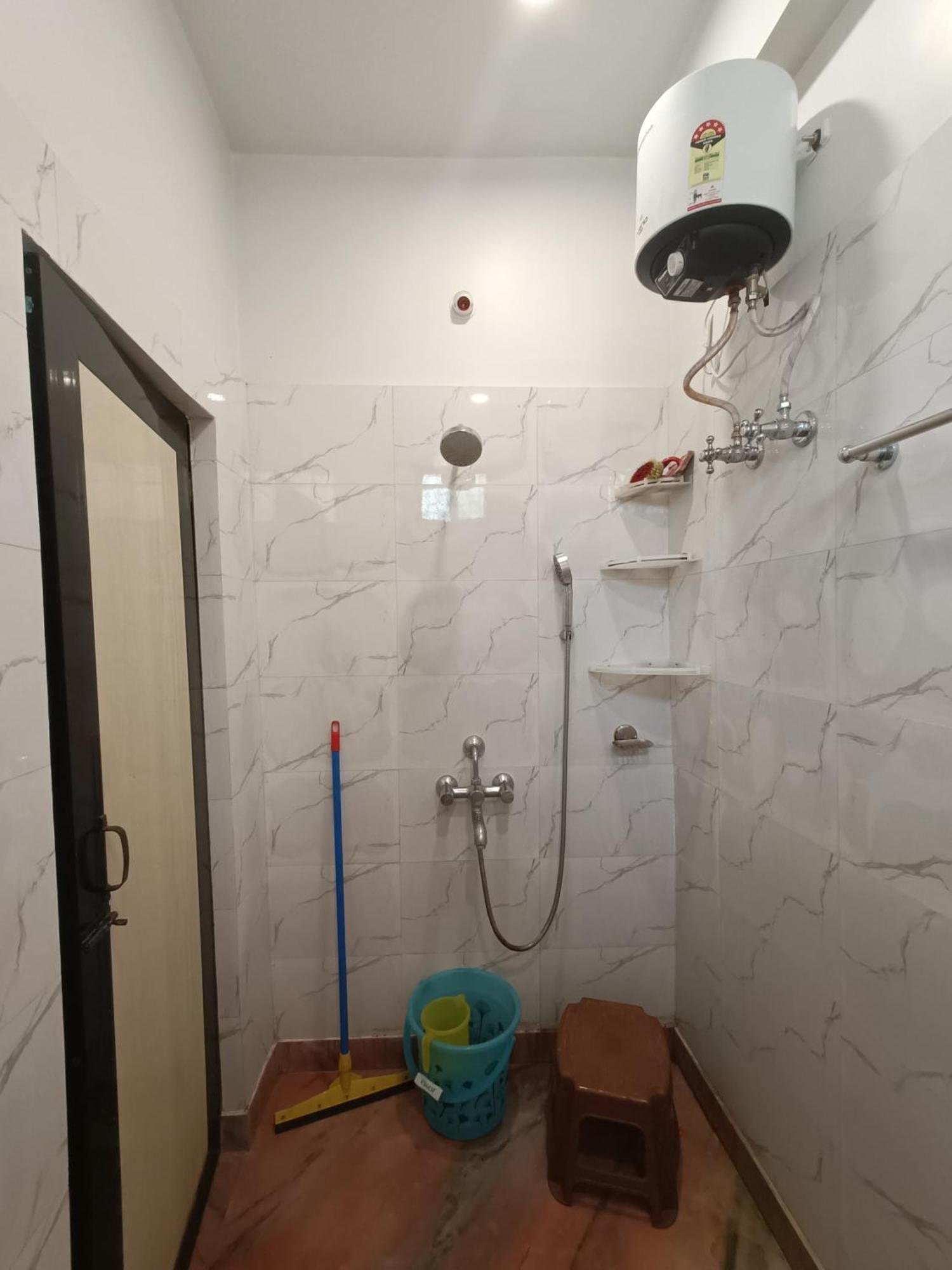 Ujjayanta Homestay Агартала Экстерьер фото